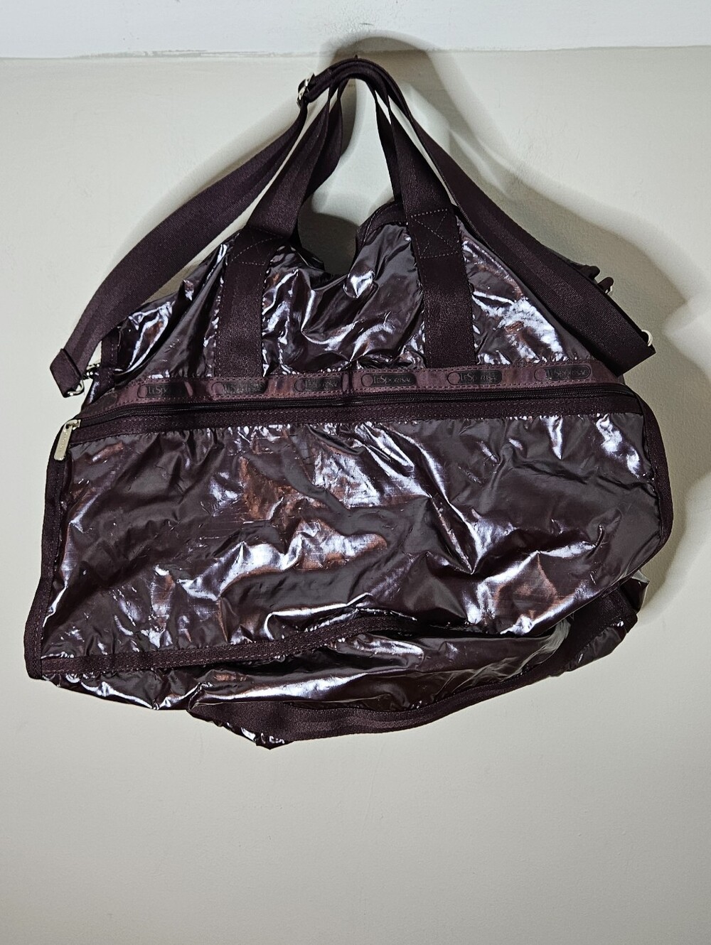 Lesportsac Weekender Duffel Bag Cherry Shine Ripstop Shoulder Strap - Picture 2 of 7